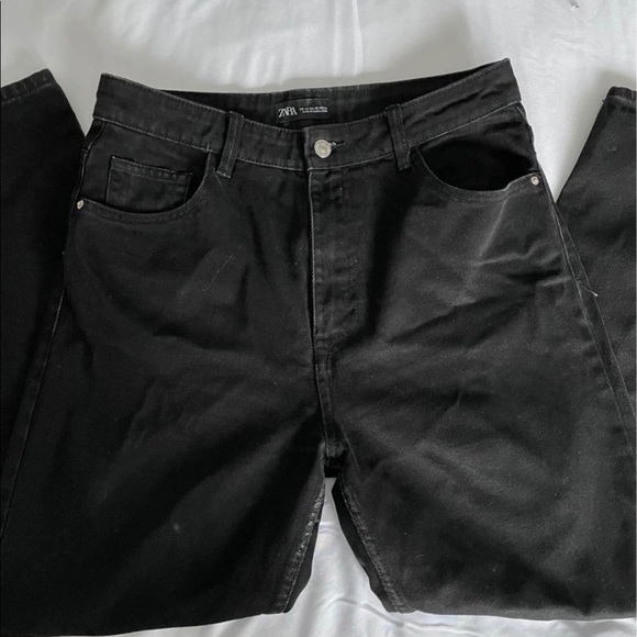 Black Zara High Waisted mom jeans - Picture 3 of 3